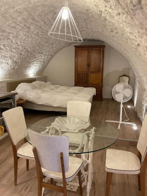 Les Matelles : Charmant Logement En Pierres Extérieur photo